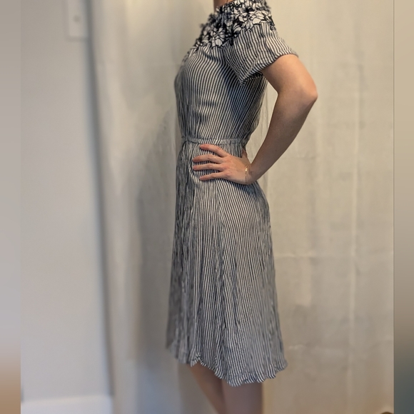 Blue and white striped midi dress - Picture 6 of 7